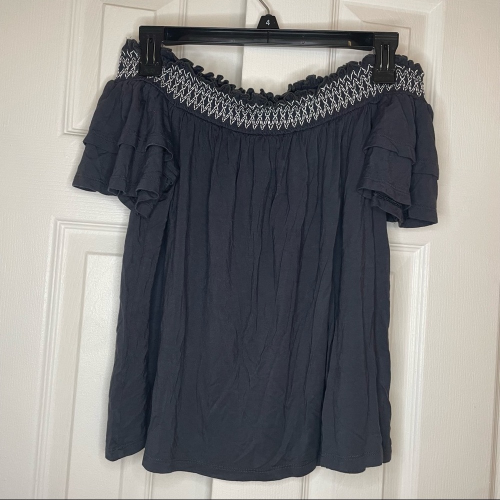 American eagle off the shoulder tshirt